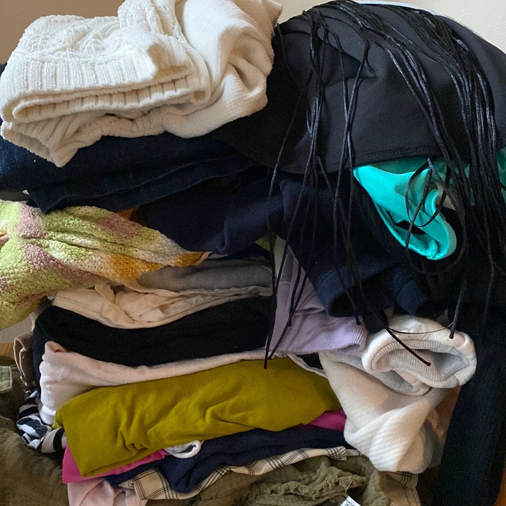 CLOTHES BUNDLES 5 for $20